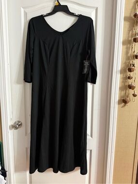 Jessica London Double V Black Maxi Dress NWT 16W. JN-71